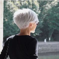 679 likes, 4 comments - cheveuxcourtsfemmes3 on August 26, 2022: "Who likes ? @irinagamess Follow @bobhaircut1" Very Short Hair Blonde, Pixie Back View, Haircuts For Summer, Short Hair Back View, Beautiful Short Hair, Short Hair Glasses, Mom Haircuts, Easy Short Haircuts, Short Hair Back