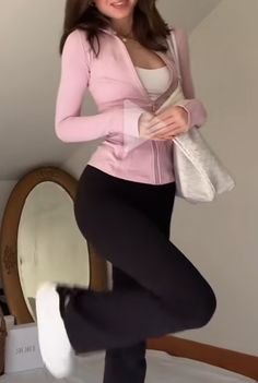 Outfit Inspo Pink, Gym Outfit Inspo, Gymwear Outfits, Sports Workout, Cute Gym Outfits, Define Jacket, Jacket With Pockets, Athletic Running, Running Sports