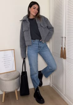 Grey Jacket And Jeans Outfit, Grey Cropped Jacket Outfit, Grey Jean Jacket Outfit, Gray Jacket Outfit, Short Coat Outfit, Grey Jacket Outfit, Denim Jacket Outfit Women, Taiwan Outfit, Black Shirt Outfit