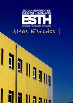 a yellow building with the words estriddos on it