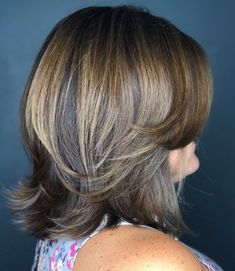 Haircuts For Thinning Hair Over 50, Hairstyles For Medium Length Hair With Layers Over 50, Medium Hair Styles For Women Over 50, Shoulder Length Hair For Women Over 50, Swoopy Bangs, Friends Hairstyles, Current Hairstyles, Feathered Layers, Feathered Hair