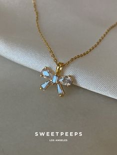 Sweet Bow Necklace (Bow Necklace) – SP Inc. Crochet With Wire, Minimalist Necklace Silver, Pretty Jewelry Necklaces, Preppy Jewelry, Bow Necklace, Jewelry Accessories Ideas, Jewelry Essentials, Classy Jewelry, Jewelry Lookbook