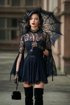 Goth Professional Outfits Plus Size, New Goth Fashion, Victorian Witch Outfit, Winter Witchy Outfits, Victorian Modern Fashion, Steampunk Outfit Ideas, Modern Victorian Fashion, Dark Empress, Fashion Costume Halloween