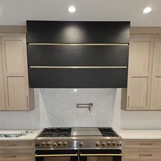 Black Box Shape Stainless Steel Kitchen Hood l Custom Range Hood Bathtub Inserts, Modern Kitchen Hood, Kitchen Design Modern Contemporary, Custom Vent Hood, Contemporary Range Hood, Custom Bathtub, Metal Range Hood, Range Hood Cover, Custom Vent Hoods