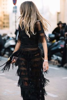 Fringed, Black dress | Summer Nights. Clothes Art, Fashion Feminine, Cocktail Outfit, Zoella, Edgy Chic, Looks Street Style, Street Style Paris, Minimal Chic, Olivia Palermo