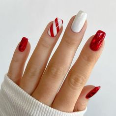 30 Christmas Nails Red and White Designs and Ideas Red And White Nails, Candy Cane Nails, Red Christmas Nails, Red Nail Designs, Festival Nails, Christmas Nail Designs