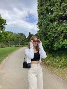 Looks Pinterest, Korean Casual Outfits, Causual Outfits, Fashion Mistakes, 10 Pounds, Casual Style Outfits, Instagram Foto, Teen Fashion Outfits, Fashion Poses