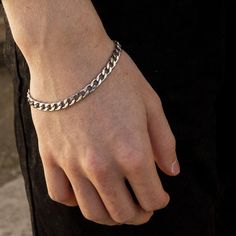 Payal Designs Silver, Edge Styles, Signet Ring Silver, Boys Bracelets, Locket Design, Mens Silver Jewelry, Silver Chain For Men, Fashion Eye Glasses, Mens Bracelet Silver