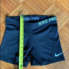 New Without The Tag Nike Pro Shorts From Very Clean Non Smoking House! You Will Love It! Nike Shorts Women, Nike Pro Shorts, Shorts Nike, Womens Nike, Gym Style, Shorts Women, Shorts Athletic, Nike Pros, Nike Shorts