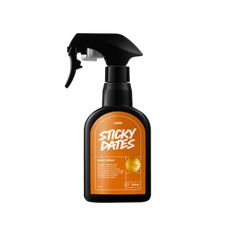 Sticky Dates Body Spray | Aromatic and Sweet Vanilla Scent | LUSH Sticky Dates, Lush Shop, Fresh Face Mask, Fresh Cosmetics, Scrub Corpo, Oil Bar, Sandalwood Oil, Sticky Toffee, Astringent