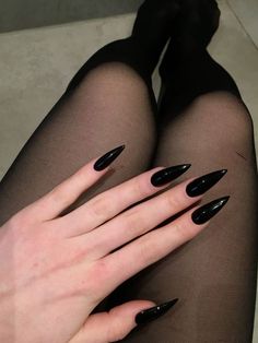 Matte Black Stilleto Nails Designs, Black Spiky Nails, Gothic Nails Aesthetic, Sharp Black Nails Aesthetic, Witchy Nails Aesthetic, Vamp Nails Aesthetic, Goth Press On Nails, Cat Nails Shape, Emo Acrylics