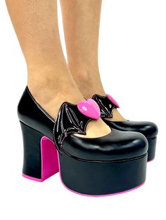 DEELITE DRACULAURA - BLACK/HOT PINK Draculaura Shoes, Pink And Black Goth, Emo Shoes, Perky Goth, Funky Shoes, Bat Wing, Black Hot Pink, Black Vegan, Swag Shoes