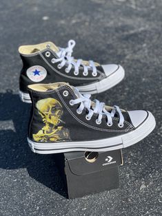 Custom Black Converse, Vans Sneakers Outfit, Custom Converse Shoes, Cute Converse Shoes, Sick Clothes, Cute Converse, High Top Converse