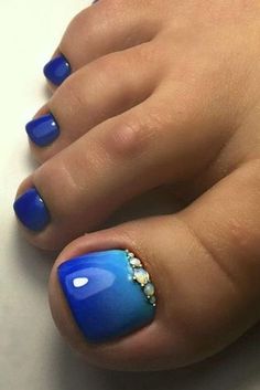 27 TOE NAIL DESIGNS TO KEEP UP WITH TRENDS – My Stylish Zoo Pedicure Designs Toenails, French Pedicure, Pedicure Colors, Unghie Nail Art, Nail Designs Pictures, Toe Nail Color