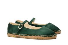 The Mirarmar Espadrille is arguably the cutest shoe we've ever made. A Mary Jane-inspired slip on that's designed to pair with your favorite dress...and of course, carefree frolicking. Sneakers Chocolate, Platform Clogs, Mary Jane Flats, Bottle Green, Desert Boots, Classic Man, Favorite Dress, Lace Boots, Slip Ons