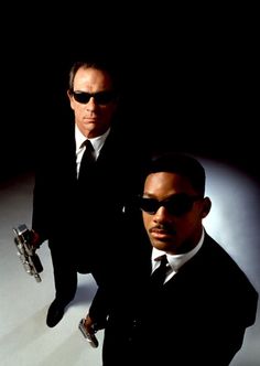 Men In Black-Tommy Lee Jones Will Smith Secret Organization, Halal Food, Desain Buklet, Septième Art, I Love Cinema, 90s Movies, Halloween Costume Outfits