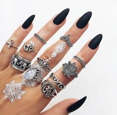 nails, rings, and fashion image Nails And Rings, White Henna Tattoo, Tattoo Henna, Black Nail Art, Black Nail Polish, Black Gold Jewelry, Almond Shape Nails, Henna Tattoos, Nail Arts