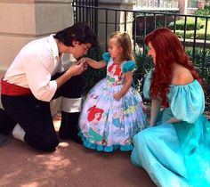 Sirenita ariel Eric Costume, Prince Eric Costume, Cosplay Disney, Disney Prince, Disney Princess Costumes, Costume Disney, Disney World Characters, Disney Face Characters, Disney Orlando