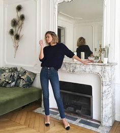 We investigated the cool, new French fashion brands Parisian girls are wearing. Find out what they are and shop our favorite pieces. Parisian Brands, French Clothing, Looks Jeans, French Girl Style, Look Retro, Easy Style, French Girls, French Chic