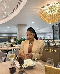 #fashion #mode # Simply Luxurious Life, Rich Black Women Aesthetic, Michelle Aesthetic, Dinner Pics, Blk Women, Lavish Lifestyle, Luxury Lifestyle Fashion