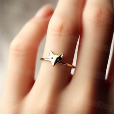 *Free engravings up to 20 characters* 🦊 Embrace the cunning charm with our Gold Women's Fox Head Ring! 🌿 👑 Make a statement with this sleek piece, meticulously crafted with precision and passion. Designed for the modern woman who admires the intelligence and grace of foxes. 🌟 🌟 Handcrafted from high-quality 10k gold, this ring features a detailed fox head design, capturing the elegance and mystique of these clever creatures. 💫 💖 The fox symbolizes adaptability, wisdom, and cunning, making this ring a perfect accessory for those who navigate life with grace and wit. 🌸 🎁 Whether it's a treat for yourself or a cherished gift for someone special, this women's fox head ring is sure to captivate hearts and become a cherished addition to any jewelry collection. 💍 🚀 Embrace the spirit o Clever Animals, Fox Ring, Gold Fox, Fox Jewelry, Fox Lover, Fox Gift, Fox Head, Head Ring, Head Design