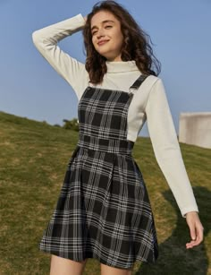 Plaid Overall Dress, Teenage Fashion, Pinafore Dress, Abayas Fashion, Girls Fashion Clothes, Overall Dress, Teenage Fashion Outfits