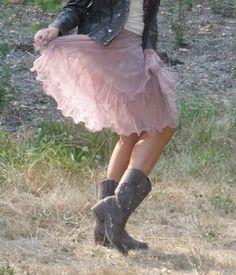 Pink Farmhouse, Fancy Farm, Cobblestone Path, Country Pink, Country Colors, Snohomish Washington, Cactus Rose, Pink Desert