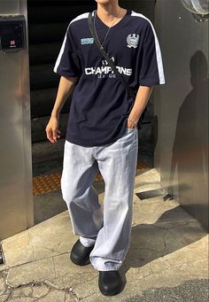 Japan Fashion Street Men, 2000s Boys Fashion, 90s Japan Fashion, Japanese Streetwear Mens, Retro Outfits 90s, Korean Street Fashion Men, Normcore Fashion, Asian Streetwear, Masc Outfits