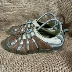 Merrell Caper Canteen Slip On Breathable Water Trail Shoe Brown Green Women Sz 7. Merrell Sandals Woman, Winter Hiking Boots Merrell, Merrell Womens Hiking Shoes, Merrell Shoes Merrell, Shoes Merrells Hiking Purple, Working Shoes, Water Canteen, Style Reference, Weather Wear