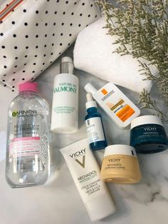 Sharing a Fall skincare routine that is perfect if you are in your late 30's, menopausal, postmenopausal or in need of a product switch-up. 40 Skincare Routine, Fall Skincare Routine, Fall Skincare, Good Molecules, Skincare Routine Order, Autumn Skincare, Free Beauty Samples, French Skincare, Skin Care Face Mask