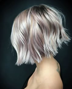 Short Balayage, Short Stacked Bob Hairstyles, Stacked Bob Hairstyles, Penteado Cabelo Curto, Ombre Hair Color, Short Haircut, Short Blonde