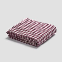 Berry Gingham Linen Flat Sheet | Piglet in Bed US Fresh Linen Candle, Winter Cool, Wool Mattress, Gingham Linen, Dry Body Brushing, Linen Duvet Covers, European Linens, Linen Duvet, Linen Pillow Cases