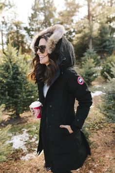 The best Parka with a fur lined hood Best Parka, Parka Outfit, Canada Goose Women, Black Parka, Hello Fashion