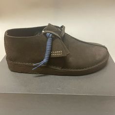 Brand New With Box, Clarks Originals Suede Desert Trek Boots Brown. Clarks Desert Trek Men Outfit, Clark’s Desert Boot Outfit, Desert Clarks, Clark Boots, Clarks Desert Trek, Clarks Originals Men, Clarks Shoes Mens, Clarks Boots, Clark’s Desert Boots