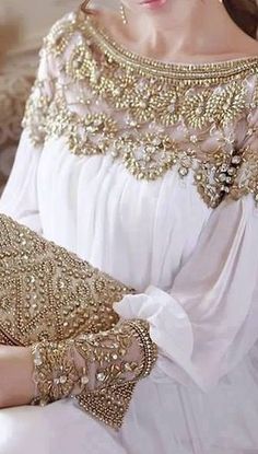 Paris Mode, Beaded Chiffon, فستان سهرة, Long Summer Dresses, Moda Vintage, Spring Summer Dress, Mode Inspiration, Pakistani Fashion, Trendy Dresses