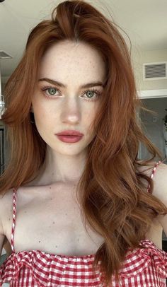 Hair Color For Fair Skin, Redhead Makeup, Dyed Red Hair, Dark Red Hair, Redhead Girl, Hair Inspo Color