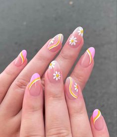 99 Nail Art Ideas To Turn Your Nails Into Tiny Little Artworks 2024 Yellow Nail Art, Yellow Nail, Nails Yellow, Hello Nails, Cute Spring Nails, Easy Nails