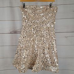 Crystal Doll Strapless Cocktail/ Prom Mini Dress Gold Size 9 #B61 Sparkly Gold Dress Short, Gold Mini Dresses, Gold Hoco Dresses, Gold Strapless Dress, Prom Mini Dress, Gold Sequin Shorts, Floral Print Party Dress, Gold Mini Dress, Green Formal Dresses