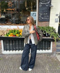 Sofia Boman, Look Adidas, Estilo Indie, Skandinavian Fashion, London Outfit, Outfit Jeans, Fall Fits, Pantalon Large