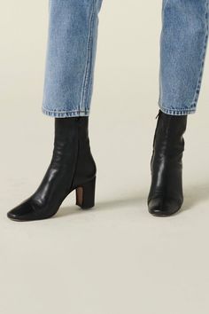 Men High Heels, Jeanne Damas, Low Boots, Elegant Shoes, Shoe Obsession, Lookbook Outfits