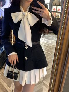 Elegant Outfit Classy Fashion Styles, School Uniforms Cute, Korean Modest Outfits, Modern Royalty Outfit, Cosmos Aesthetic, Speech Team, Elegantes Party Outfit, Winter Bunny, Formal Fits