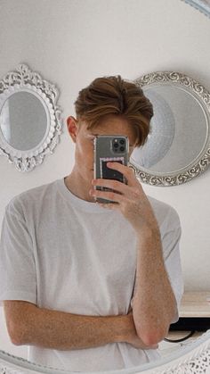 Middle Part Hairstyle, Haircut Parts, Barber Haircuts, Barber Haircut, Men's Short Hair, Faded Hair