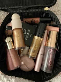 Expensive Makeup, Makeup Bag Essentials, Makeup Is Life, Pinterest Makeup, Asian Eye Makeup, Makeup To Buy, Makeup Obsession, Luxury Makeup, Makeup Items