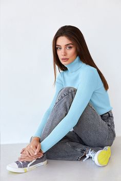 Features: This Basic Turtleneck Women Sweater is perfect for autumn/winter style. It is made from a soft and warm knitted fabric that ensures comfort and style. Slim fit design with a turtleneck makes this sweater flattering and form-fitting. Look great and stay warm this season. Turtleneck Women, Classic Turtleneck, Turtleneck Sweaters, Rib Knit Fabric, Ladies Turtleneck Sweaters, Knit Turtleneck, Knit Turtleneck Sweater, Women Sweater, Collars For Women