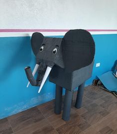 Proyecto familiar Volume Zoo Animals Project, Volume Zoo Project, Bee Costume Diy, Zoo Activities Preschool, Box Animals, Cardboard Animals, Zoo Activities, Zoo Project, Jungle Decorations