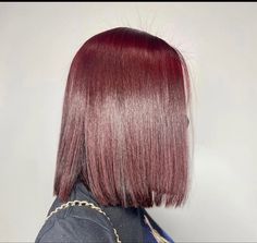 Natural Hair Bob Cut, Natural Hair Bob, Wine Hair, Dyed Hair Inspiration, Pretty Hair Color, Burgundy Hair, Natural Hair Styles Easy, Hair Ponytail Styles