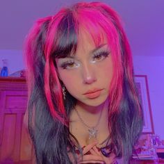 90s Grunge Hair, Pink And Black Hair, Short Grunge Hair, Indie Hair, Hair Streaks, Hair Color Pastel, Hair Dye Ideas, Hair Color Purple, Short Hair Color