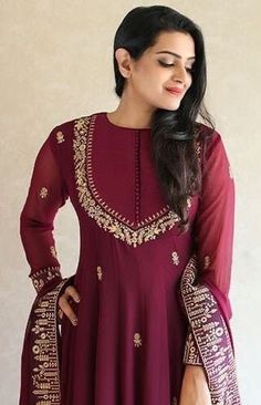 Dress With Dupatta, Simple Kurta Designs, Long Kurti Designs, Pakistani Dresses Casual, Kurta Neck Design, Kurti Neck, Dress Neck Designs, Dress Design Patterns