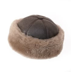 100% Shearling Sheepskin leather beanie for any kind of winter activities Fashinable design and great fit. Keeps your head warm, included ears, forehead and neck Water resistant, lightweight, durable and handmade with 100% natural sheepskin Made from double face shearling sheepskin leather. Exterior side durable Napa Leather, Interior side is soft warm sheepskin wool. Size: M (56-57cm) L (58-59cm) XL (60-61cm) XXL (62-63cm) Russian Winter, Winter Beanie Hat, Large Hats, Fire Fits, Winter Hats Beanie, Leather Hats, Fur Hat, Winter Beanie