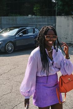 Purple Skirt Street Style, Purple Outfit Black Woman, Colorful Summer Outfits Black Women, Purple Outfits Black Women, Chic Outfits Black Women, Purple Top Outfit, Purple Skirt Outfit, European Fall, Silk Skirt Outfit